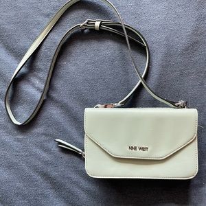Nine West crossbody purse/wallet in mint green, perfect for summer
